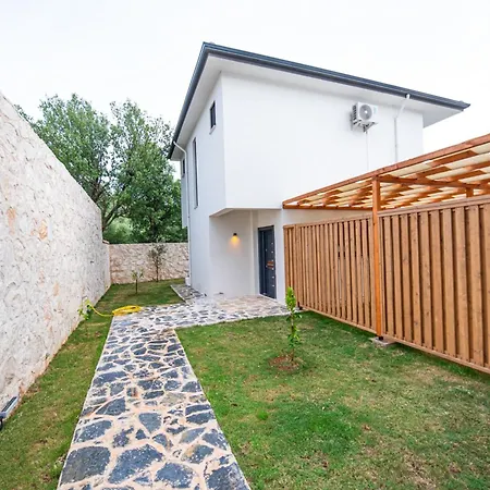 Villa Savaya 1 *