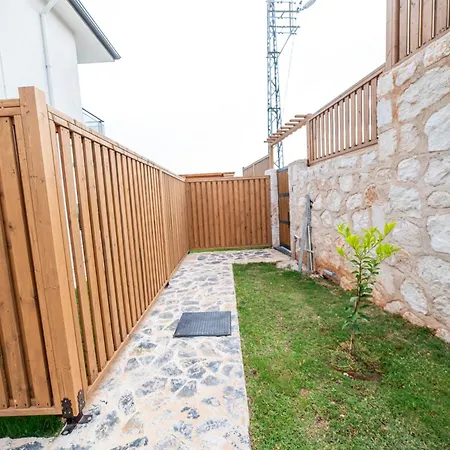 Villa Savaya 1 *